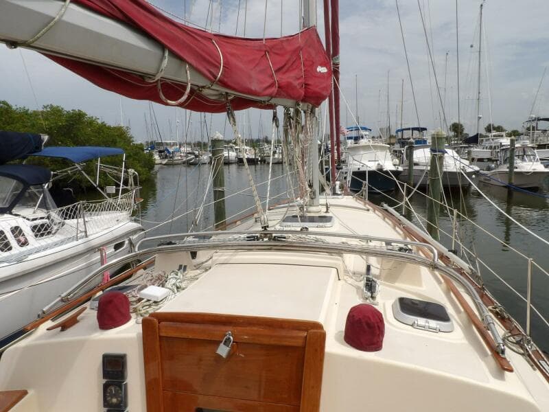 1990 Island Packet 32