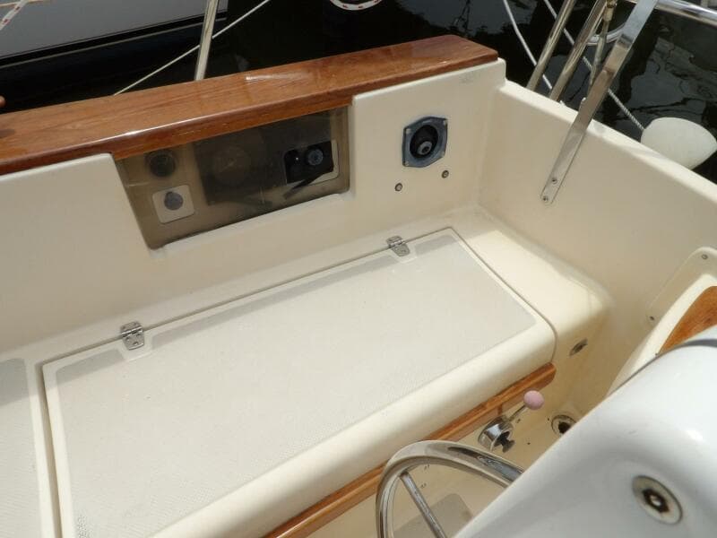 1990 Island Packet 32