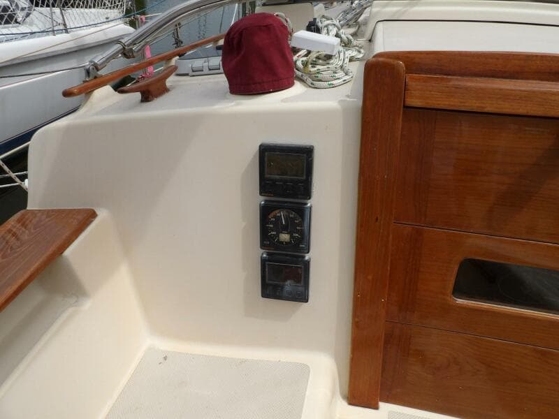 1990 Island Packet 32