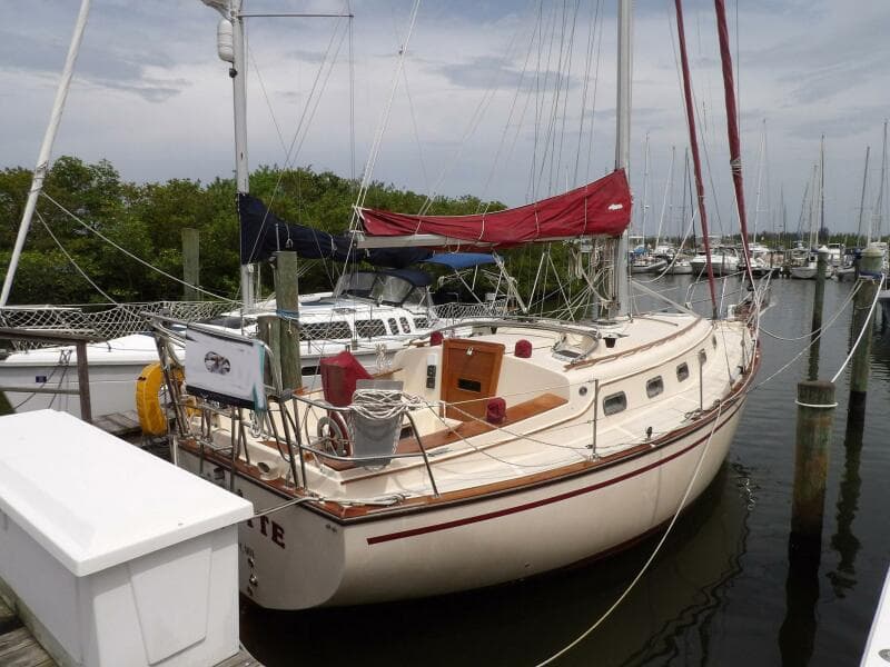 1990 Island Packet 32