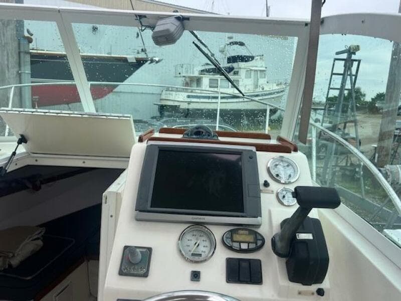 2004 Hunt Yachts Surfhunter 25