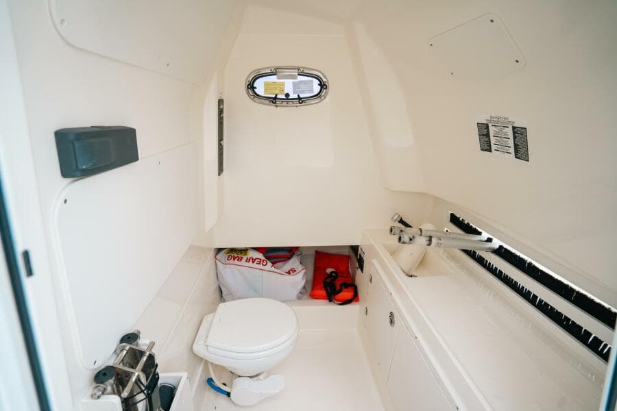 2019 Boston Whaler 330 Outrage