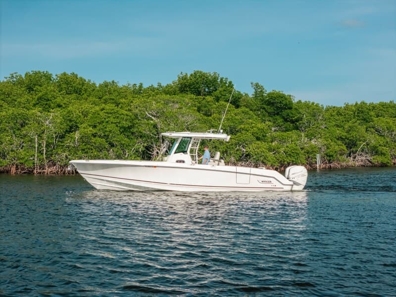 2019 Boston Whaler 330 Outrage