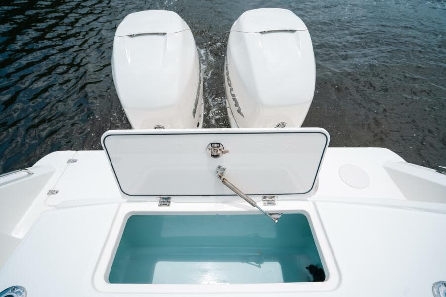 2019 Boston Whaler 330 Outrage