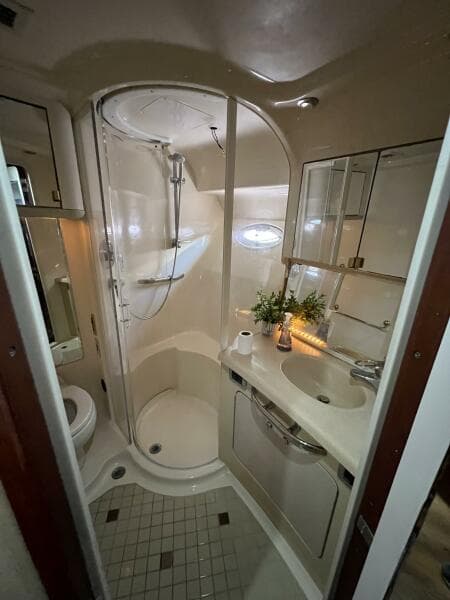 2002 Sea Ray 560 Sedan Cruiser