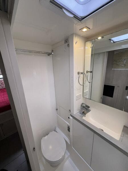 2018 Leopard Power Cat Port Side Head