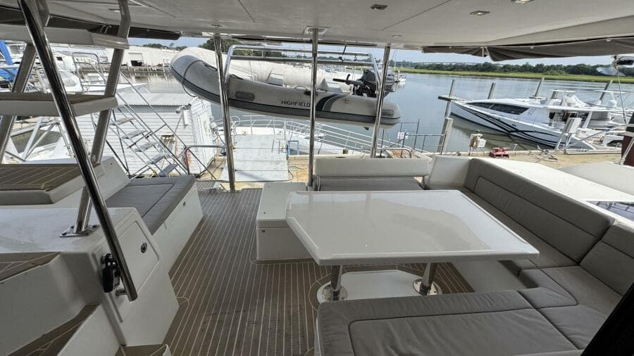 2018 Leopard Power Cat Stern