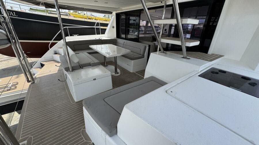 2018 Leopard Power Cat Stern Stairs to Flybridge