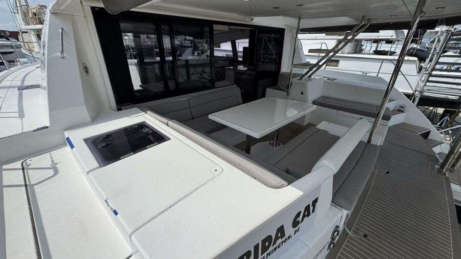 2018 Leopard Power Cat Stern U-shaped Settee