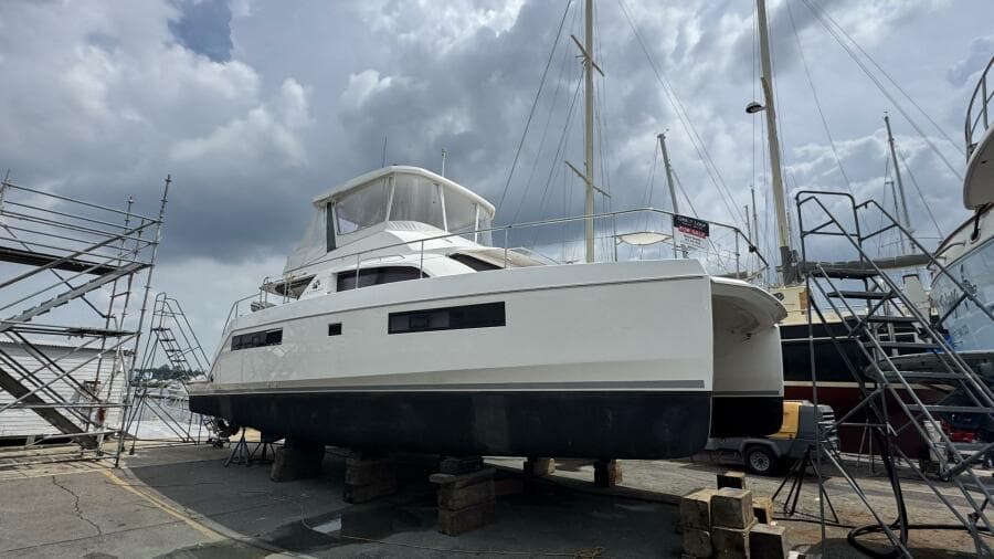 2018 Leopard Power Cat Exterior Starboard Side