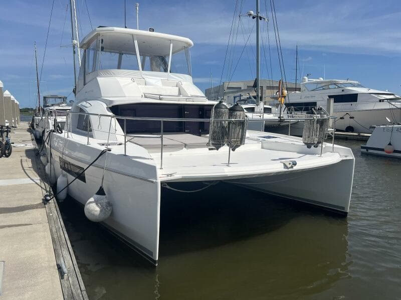 2018 Leopard Power Cat Exterior Bow