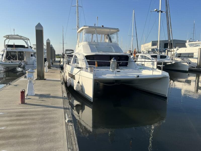 2018 Leopard Power Cat Exterior Bow