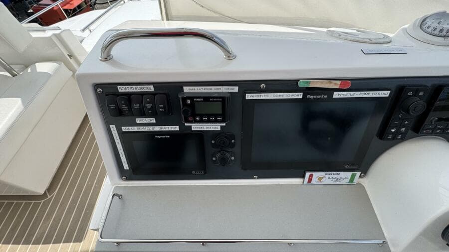 2018 Leopard Power Cat Flybridge Helm Controls