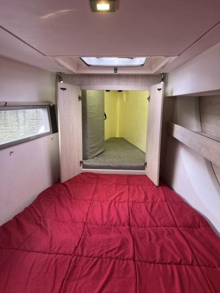 2018 Leopard Power Cat Port Side Forward Stateroom