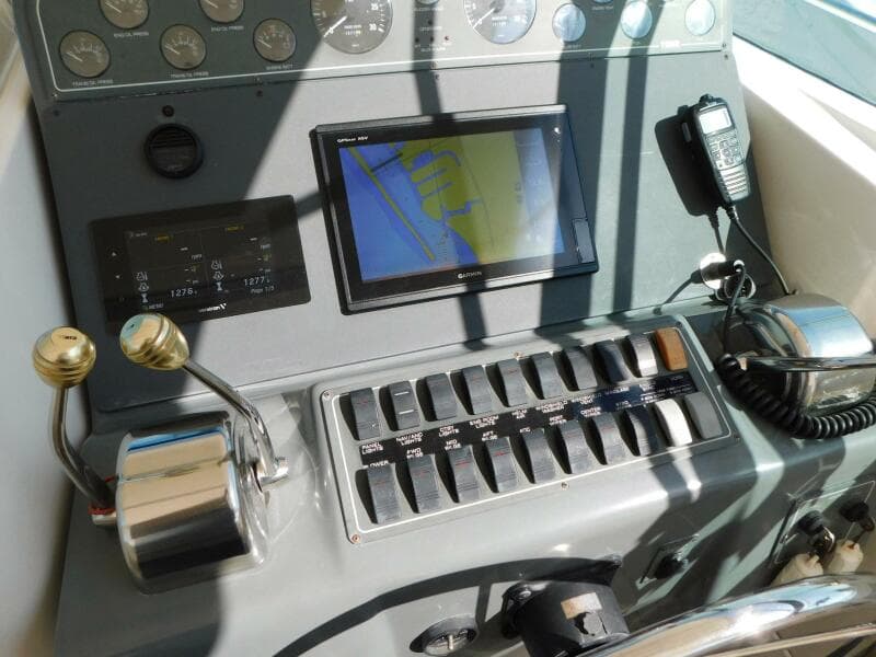 2001 Tiara Yachts 3500 Express