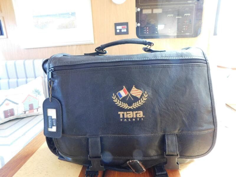 2001 Tiara Yachts 3500 Express