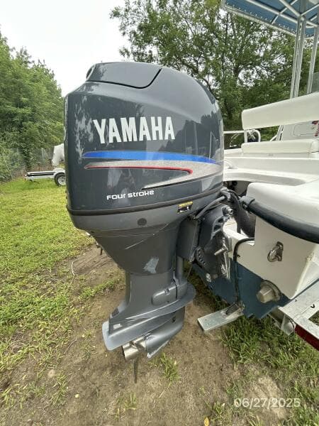 22' Twin Vee starboard outboard2