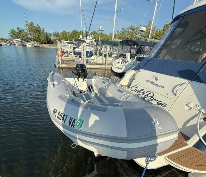 2006 Cruisers Yachts 420 Express