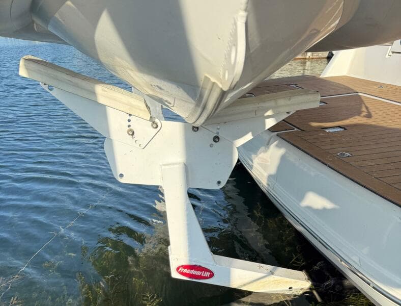 2006 Cruisers Yachts 420 Express