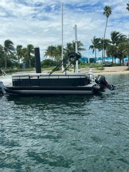 2024 Vision WX Tritoon