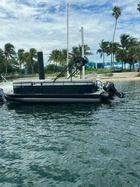 2024 Vision WX Tritoon