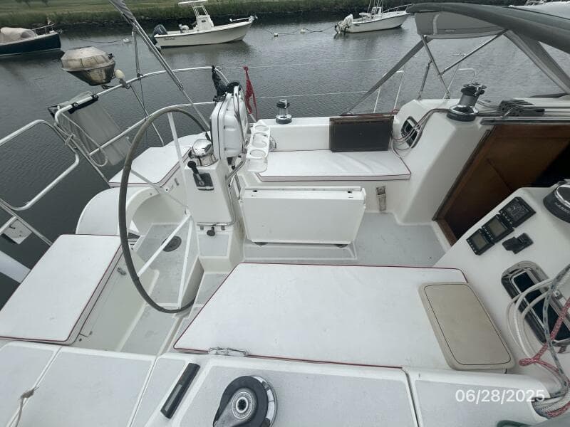 40' Freedom cockpit port
