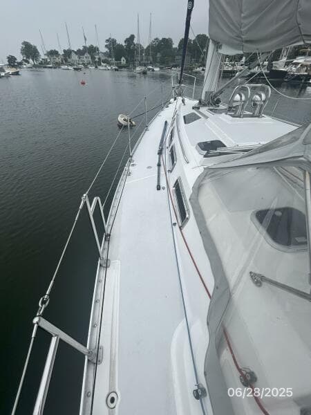40' Freedom port side deck