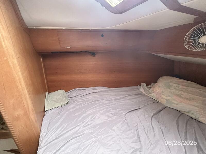 40' Freedom forward stateroom port