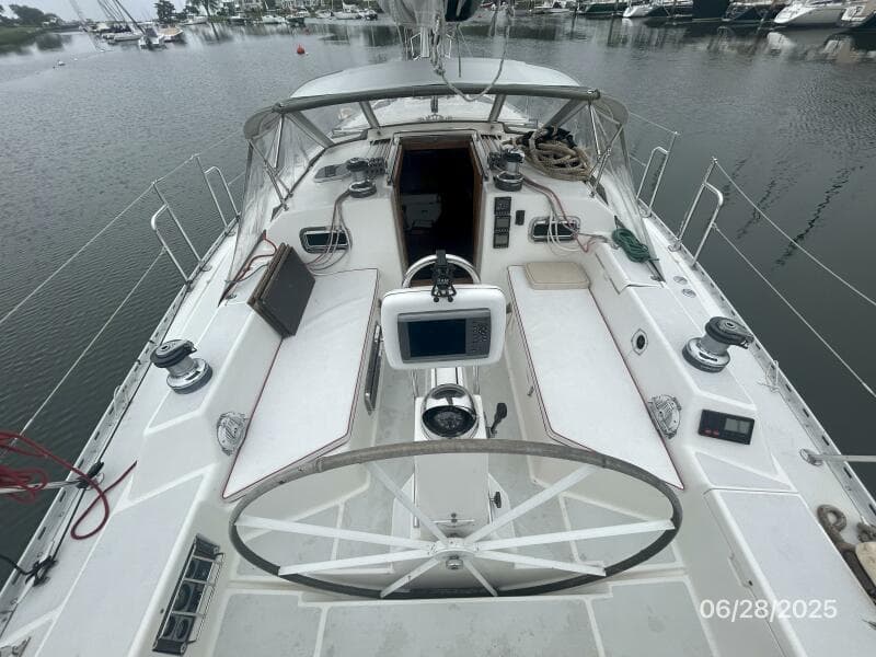 40' Freedom cockpit forward