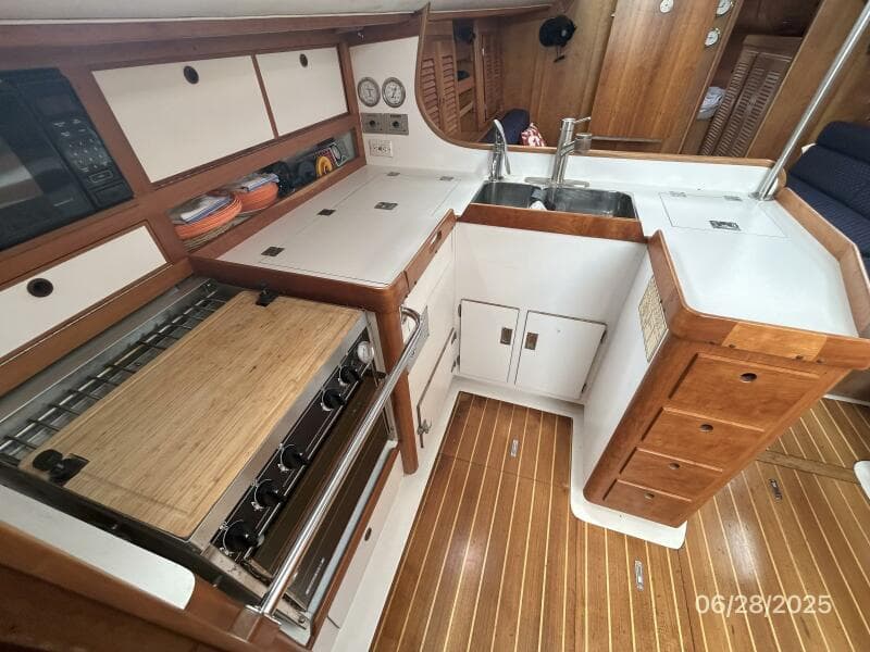 40' Freedom galley3