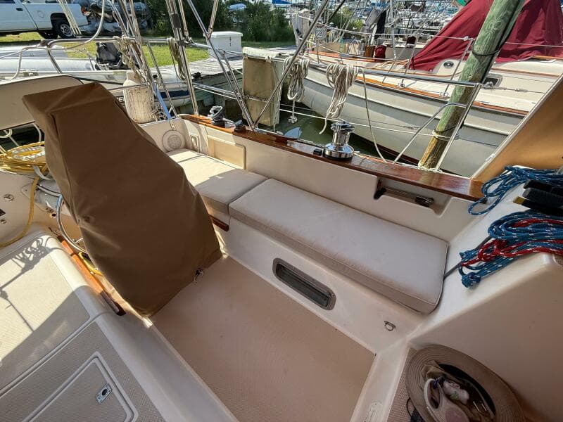 1987 Island Packet 38