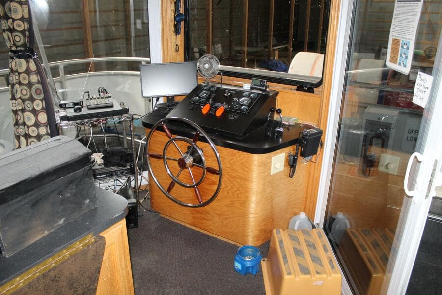 2000 Commercial Sumerset 75 Houston