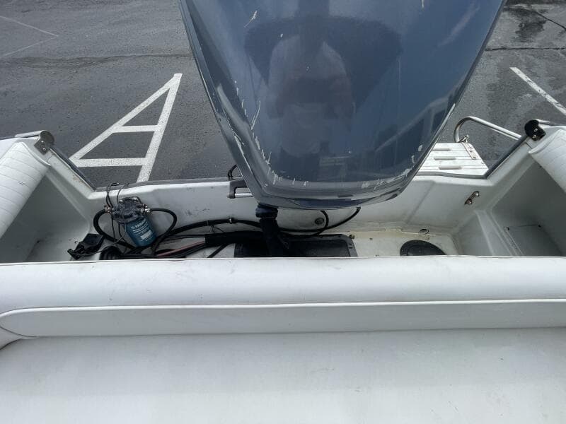 1993 Boston Whaler 21 Outrage