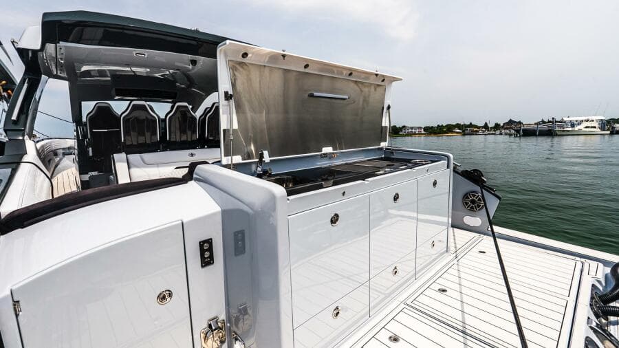 2025 Cigarette 52 THUNDER