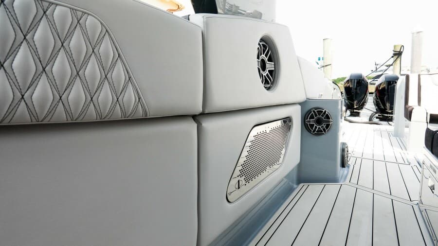 2025 Cigarette 52 THUNDER