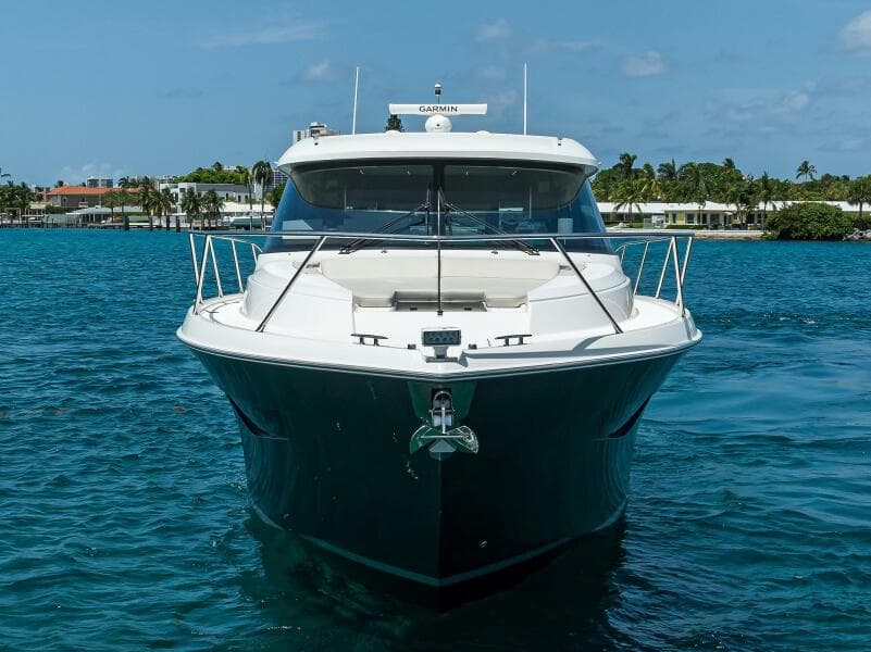 Tiara 49 DEBBIE'S DIAMOND - Bow Profile