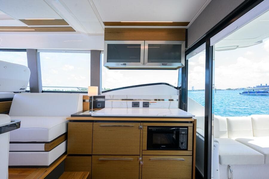 Tiara 49 DEBBIE'S DIAMOND - Galley