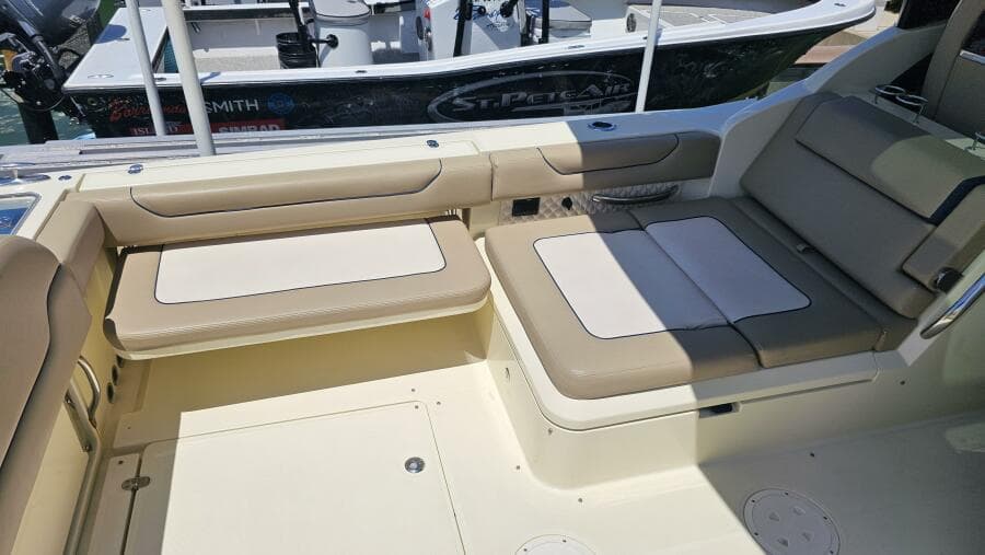 2022 Chris-Craft 35 Calypso - Photo 34