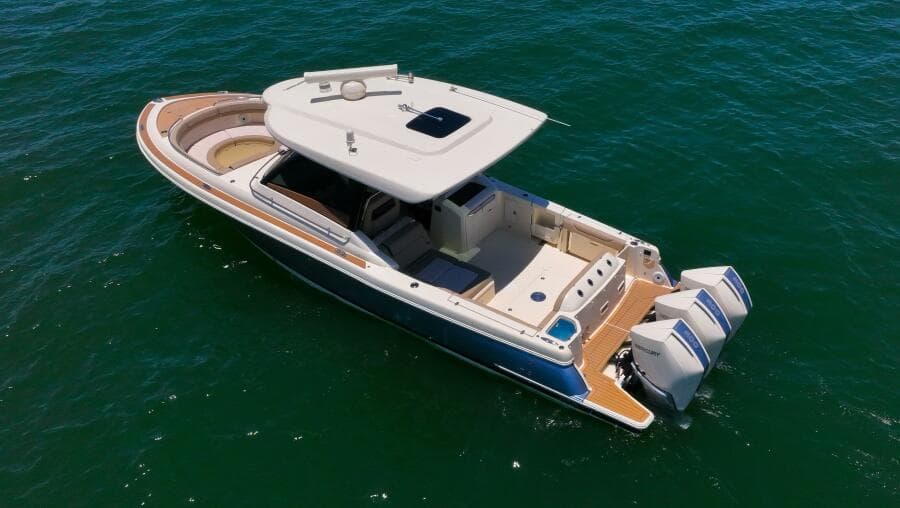 2022 Chris-Craft 35 Calypso - Photo 12