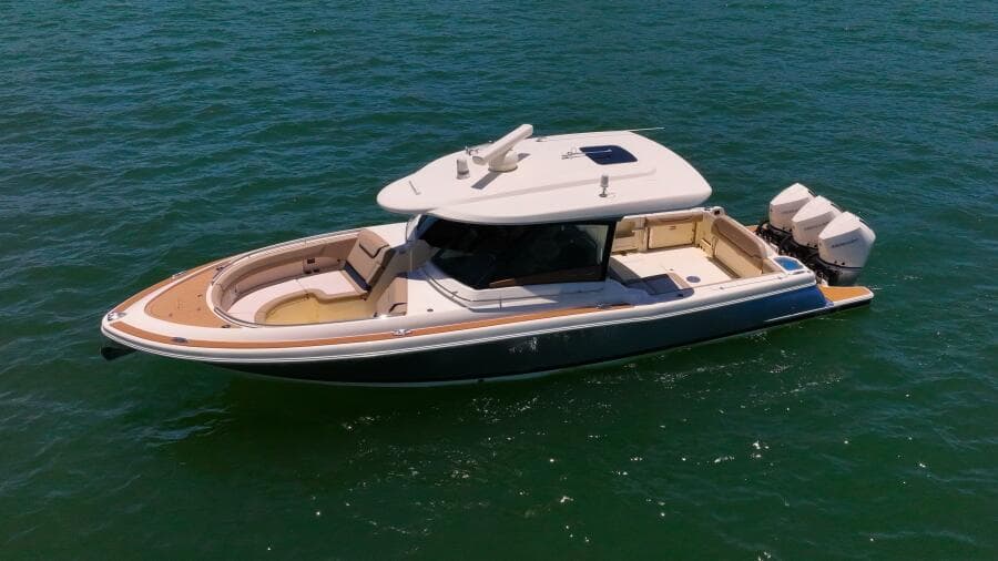 2022 Chris-Craft 35 Calypso - Photo 3