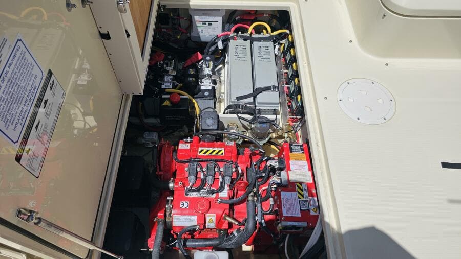 2022 Chris-Craft 35 Calypso - Photo 40