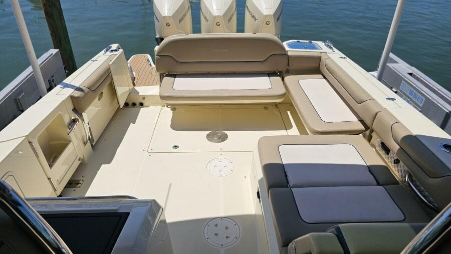 2022 Chris-Craft 35 Calypso - Photo 30