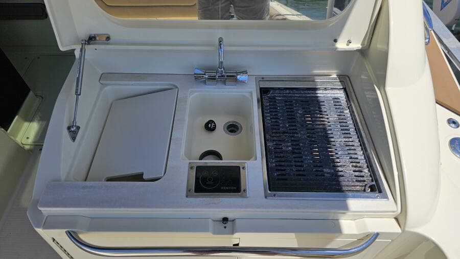2022 Chris-Craft 35 Calypso - Photo 38