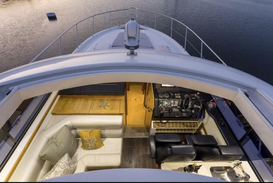 2016 Riviera 5000 Sport Yacht - Photo 14