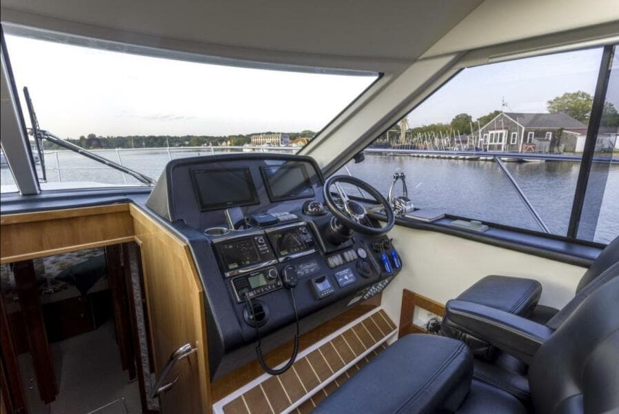 2016 Riviera 5000 Sport Yacht - Photo 18