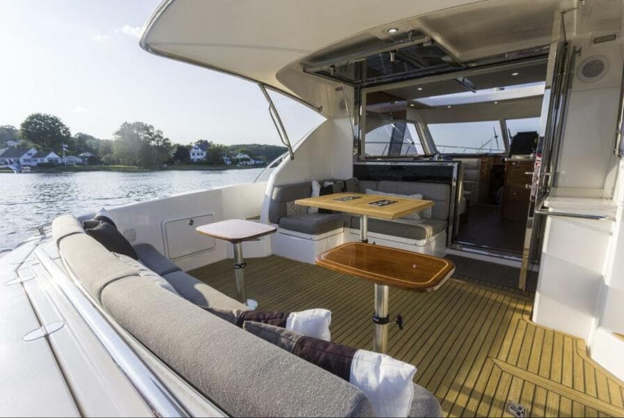 2016 Riviera 5000 Sport Yacht - Photo 10