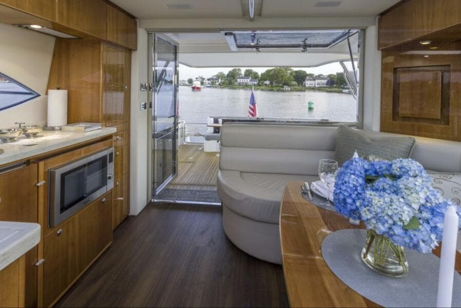 2016 Riviera 5000 Sport Yacht - Photo 19