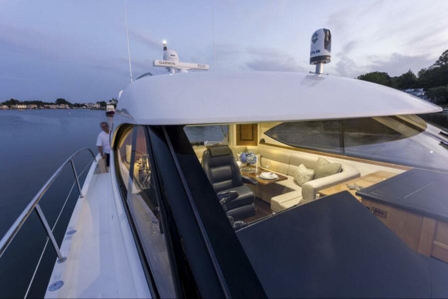 2016 Riviera 5000 Sport Yacht - Photo 15