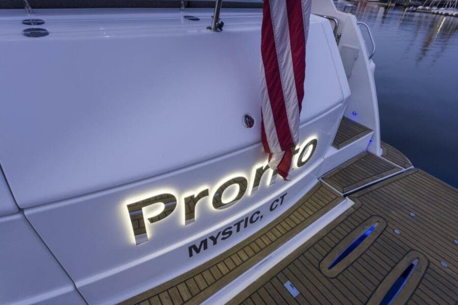 2016 Riviera 5000 Sport Yacht - Photo 8