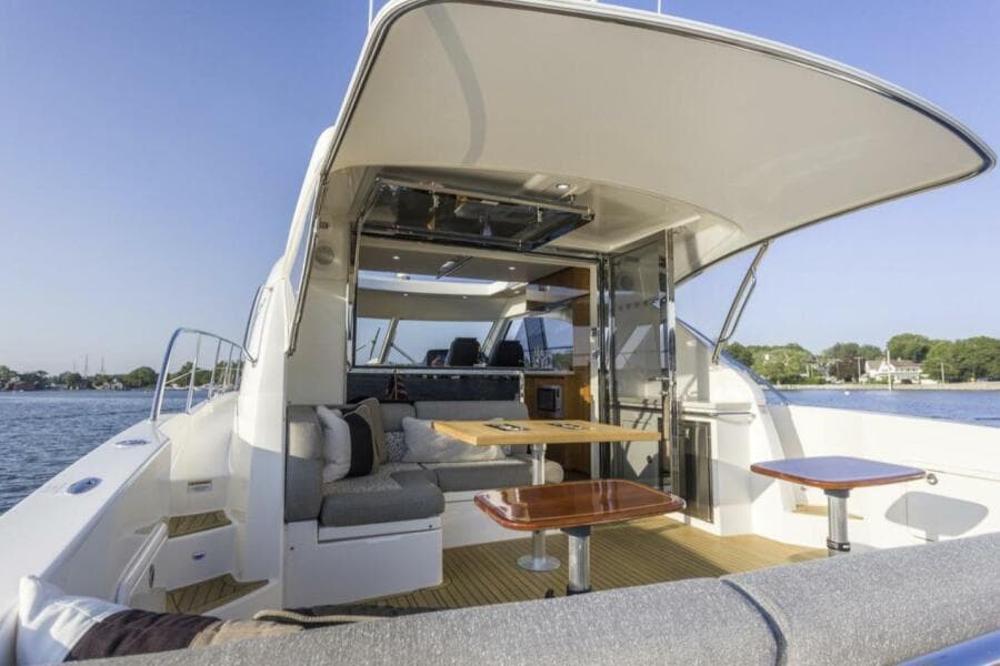2016 Riviera 5000 Sport Yacht - Photo 9